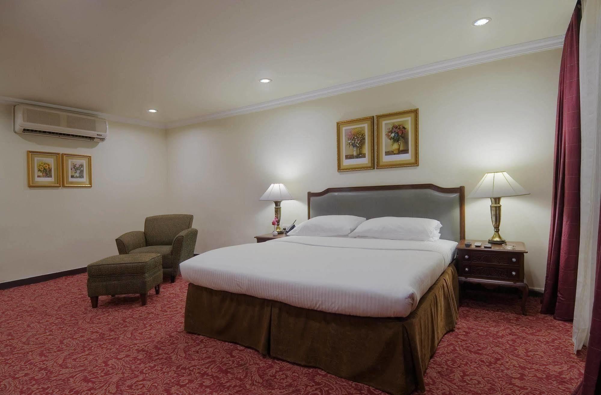 Mayfair 4*