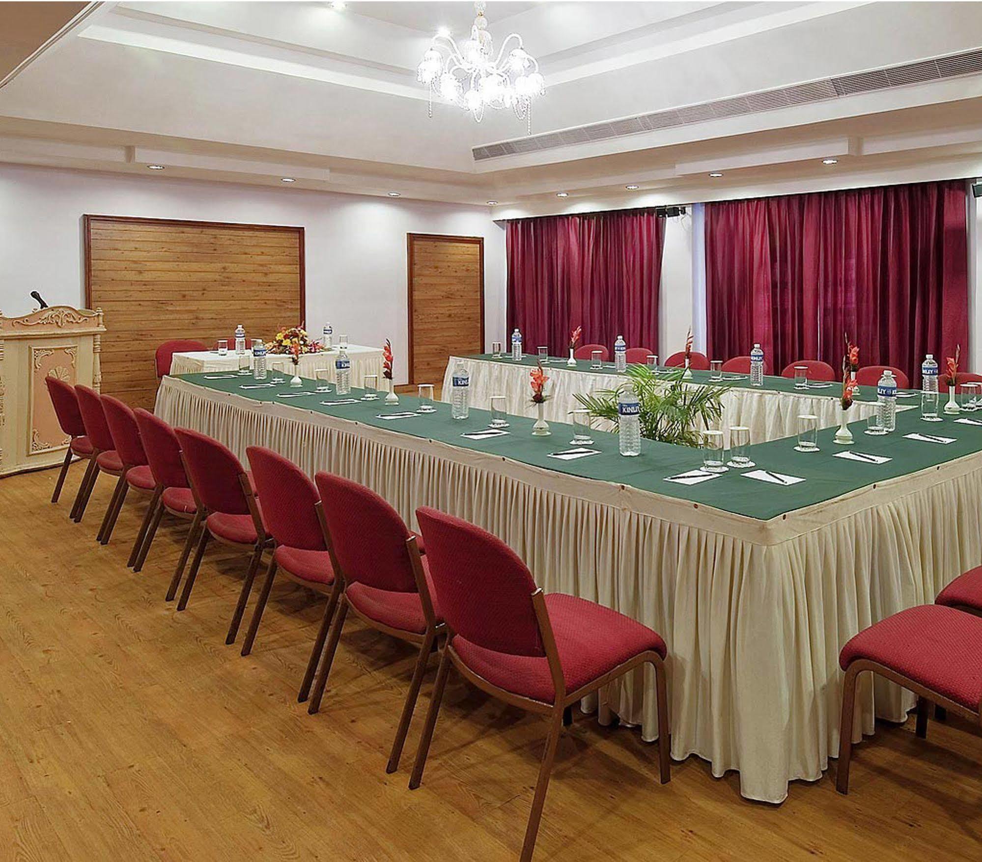Mayfair Hotel 4*